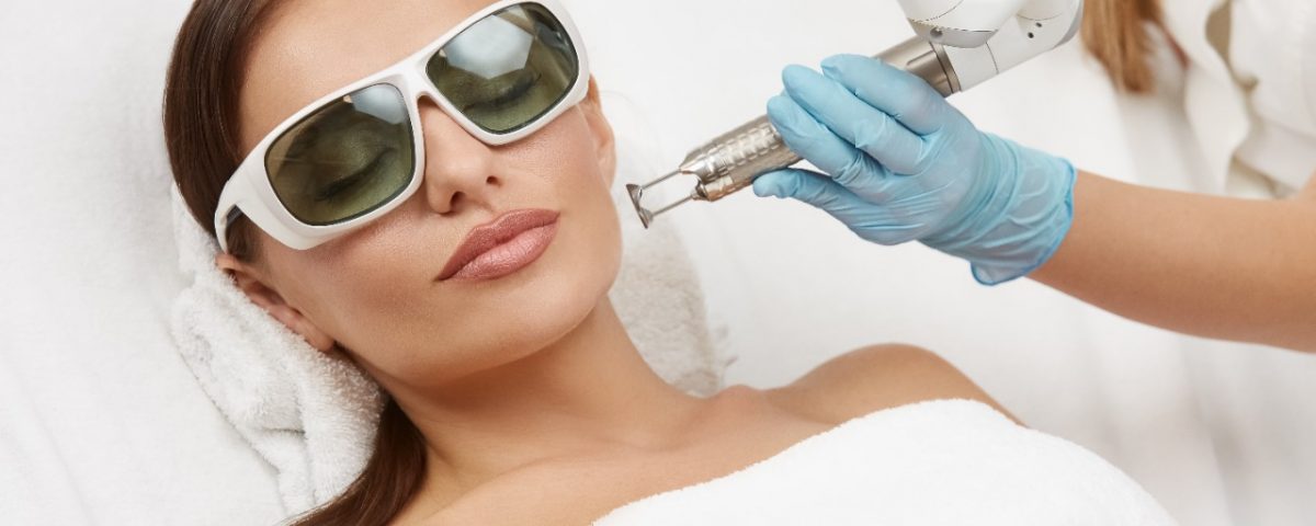 Como os tratamentos a laser e radiofrequência rejuvenescem a pele Como os tratamentos a laser e radiofrequência rejuvenescem a pele