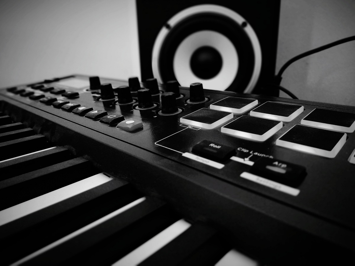 Vista de ângulo alto das teclas de Teclado musical Vista de ângulo alto das teclas de Teclado musical